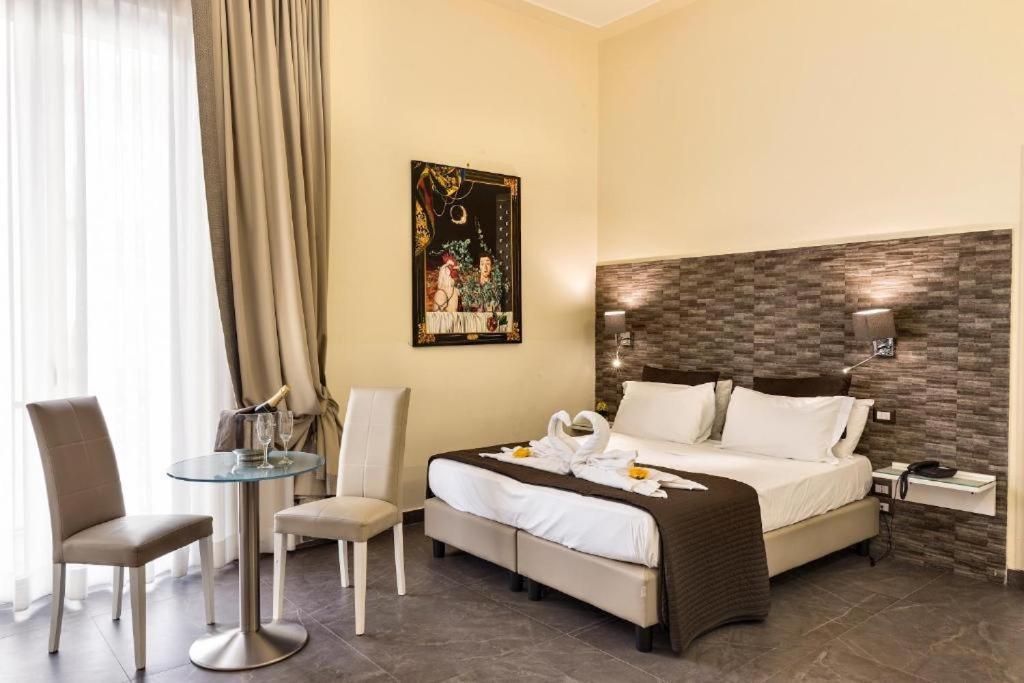 Boutique Hotel Piazza Carita Νάπολη Εξωτερικό φωτογραφία