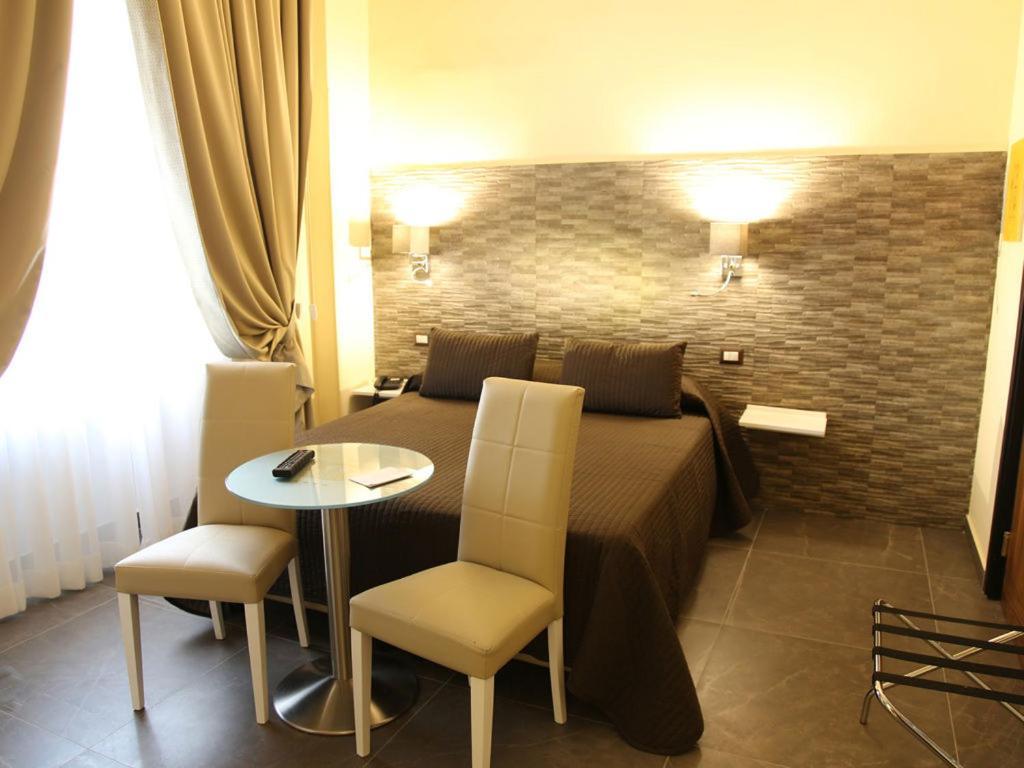 Boutique Hotel Piazza Carita Νάπολη Εξωτερικό φωτογραφία