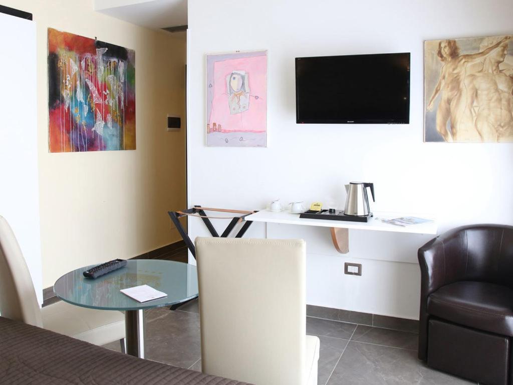 Boutique Hotel Piazza Carita Νάπολη Εξωτερικό φωτογραφία