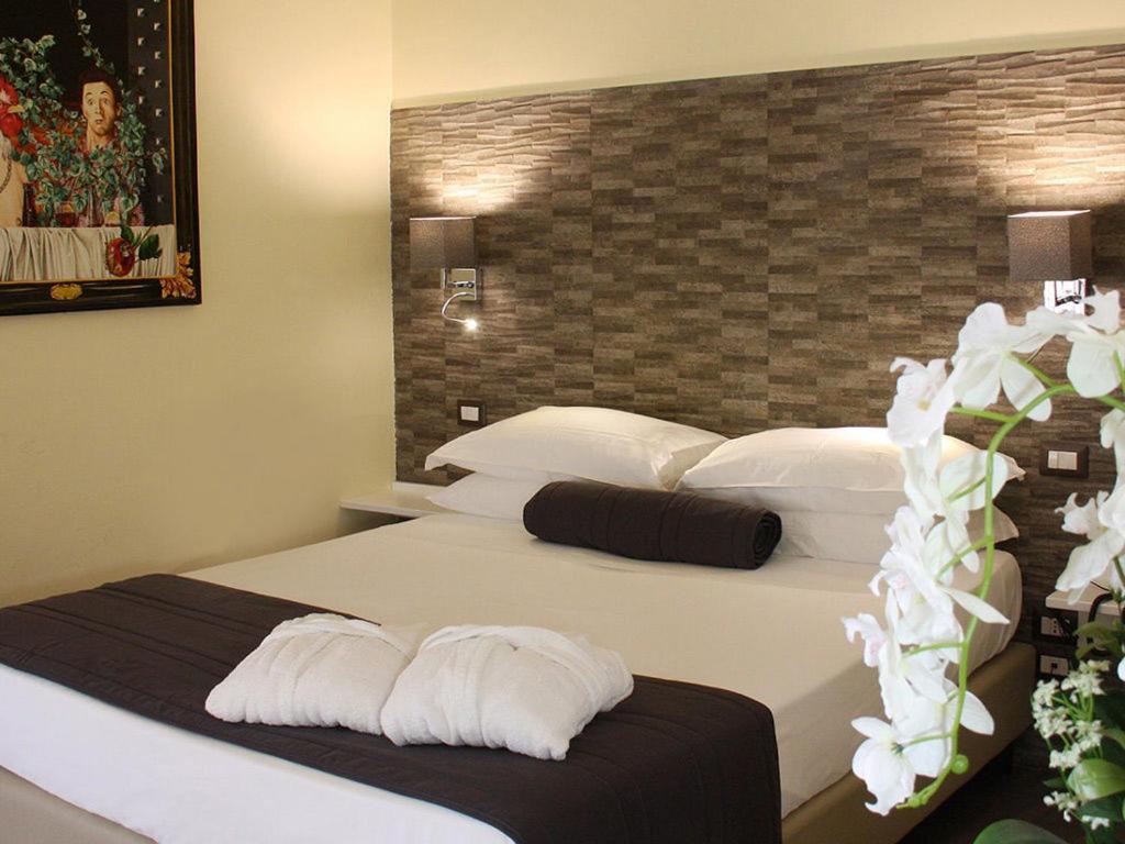 Boutique Hotel Piazza Carita Νάπολη Εξωτερικό φωτογραφία