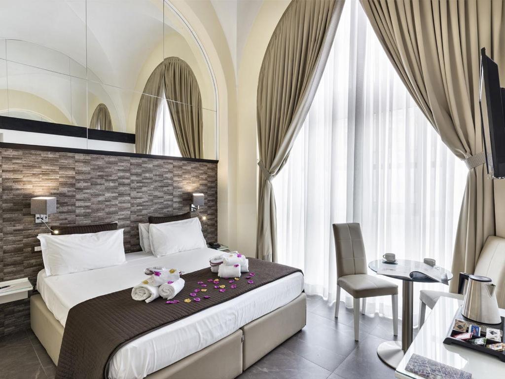 Boutique Hotel Piazza Carita Νάπολη Εξωτερικό φωτογραφία